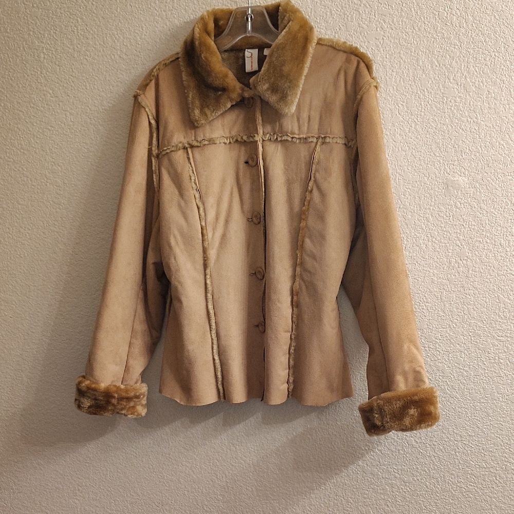 Suzy Shier Women's Sz MPTan Teddy Jacket with Faux Fur Trim HGBC X